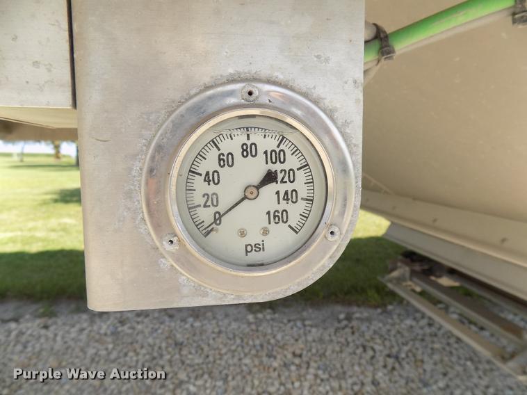 image for item DC4938 2016 Wilson Pace Setter triple hopper bottom grain trailer