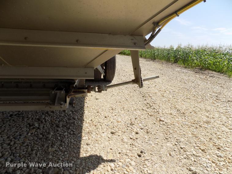 image for item DC4938 2016 Wilson Pace Setter triple hopper bottom grain trailer