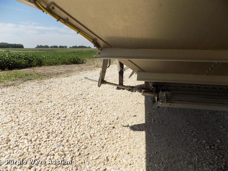 image for item DC4938 2016 Wilson Pace Setter triple hopper bottom grain trailer