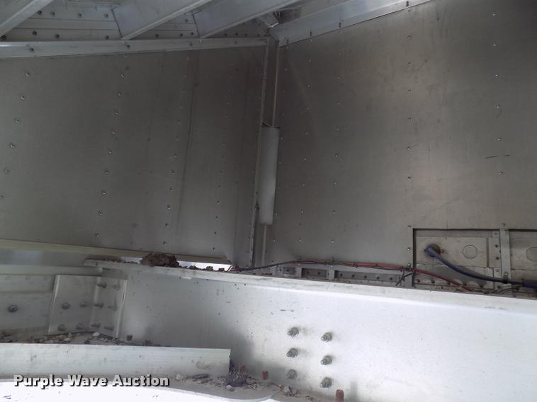 image for item DC4938 2016 Wilson Pace Setter triple hopper bottom grain trailer