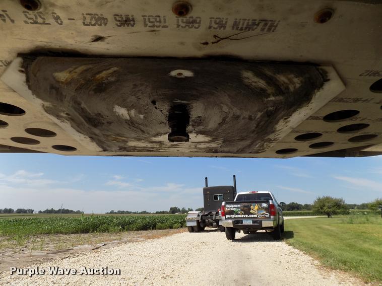 image for item DC4938 2016 Wilson Pace Setter triple hopper bottom grain trailer