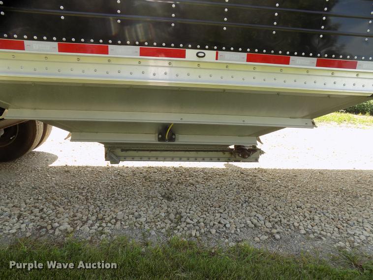 image for item DC4938 2016 Wilson Pace Setter triple hopper bottom grain trailer