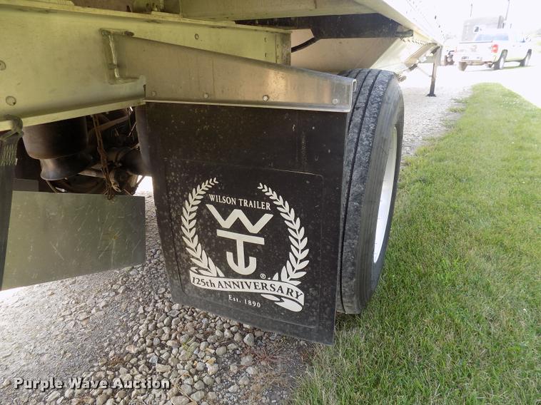 image for item DC4938 2016 Wilson Pace Setter triple hopper bottom grain trailer