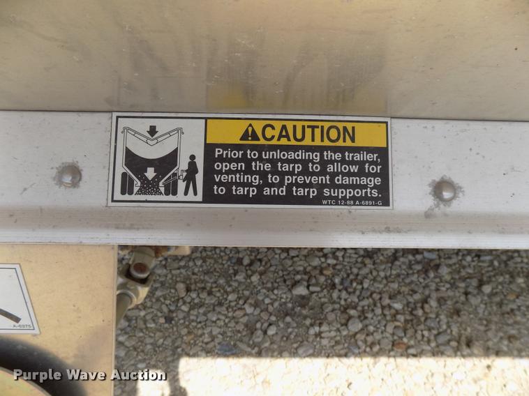 image for item DC4938 2016 Wilson Pace Setter triple hopper bottom grain trailer