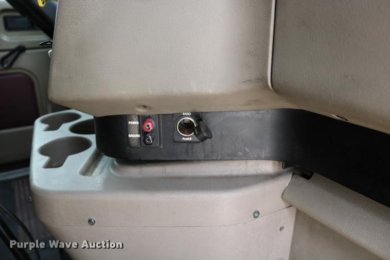 image for item DD0237 2007 International 9400i semi truck