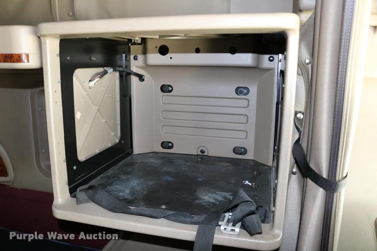 image for item DD0237 2007 International 9400i semi truck