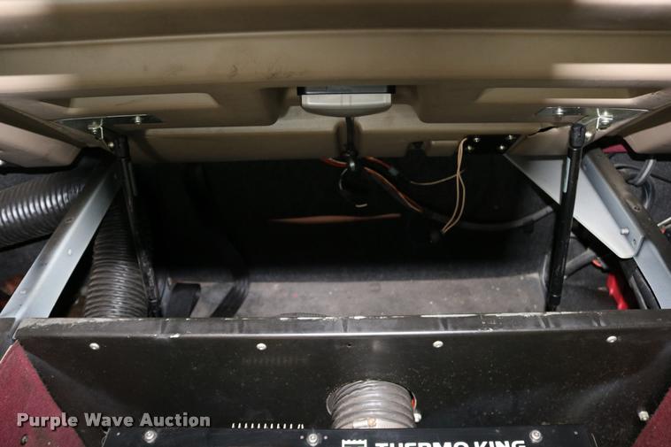 image for item DD0237 2007 International 9400i semi truck