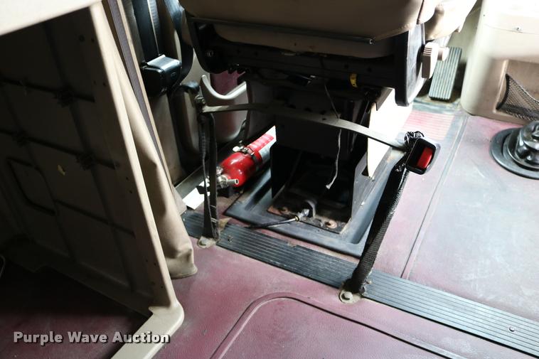 image for item DD0237 2007 International 9400i semi truck