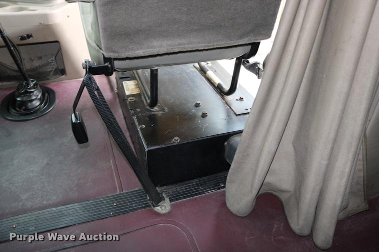 image for item DD0237 2007 International 9400i semi truck