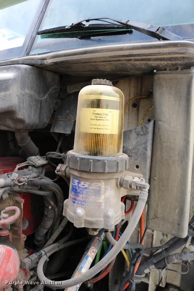 image for item DD0237 2007 International 9400i semi truck