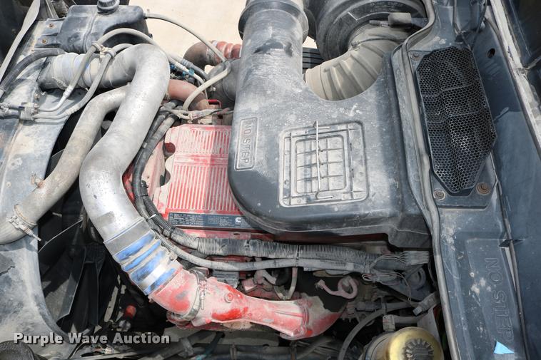 image for item DD0237 2007 International 9400i semi truck