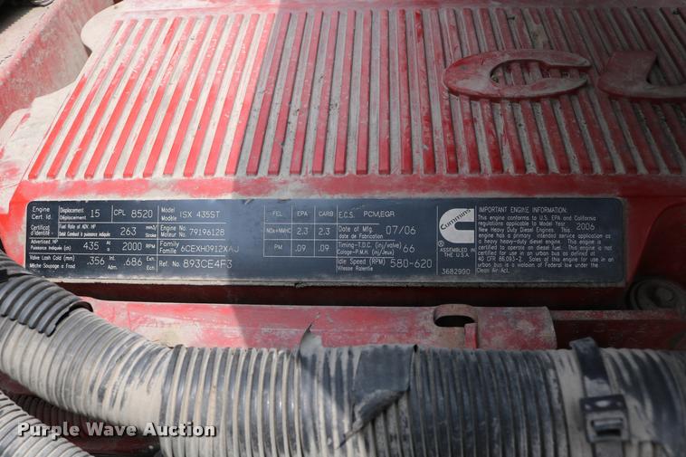 image for item DD0237 2007 International 9400i semi truck