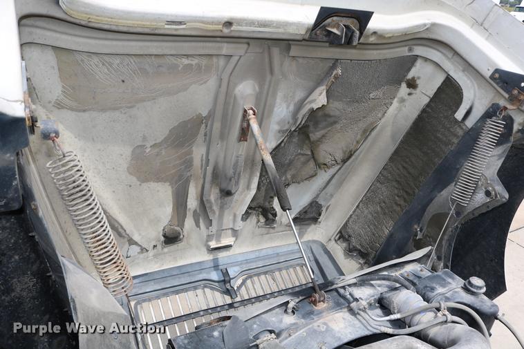 image for item DD0237 2007 International 9400i semi truck