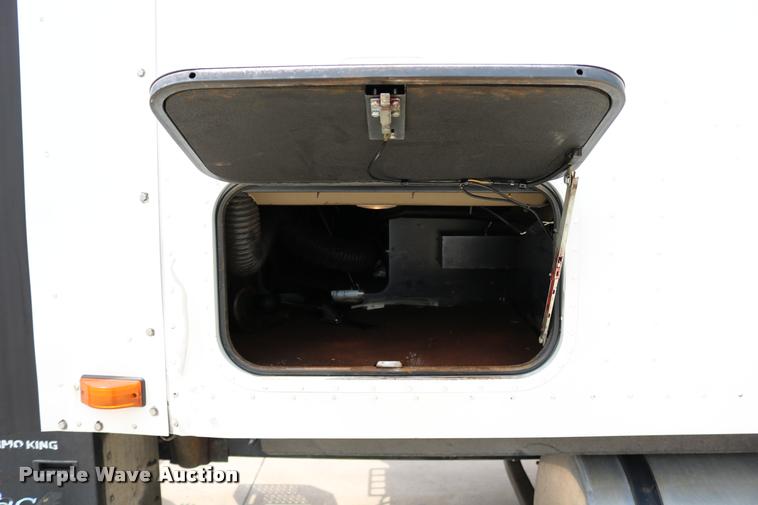 image for item DD0237 2007 International 9400i semi truck