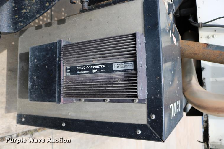 image for item DD0237 2007 International 9400i semi truck