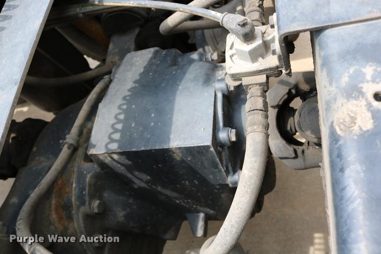 image for item DD0237 2007 International 9400i semi truck