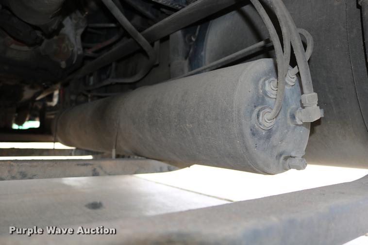 image for item DD0237 2007 International 9400i semi truck