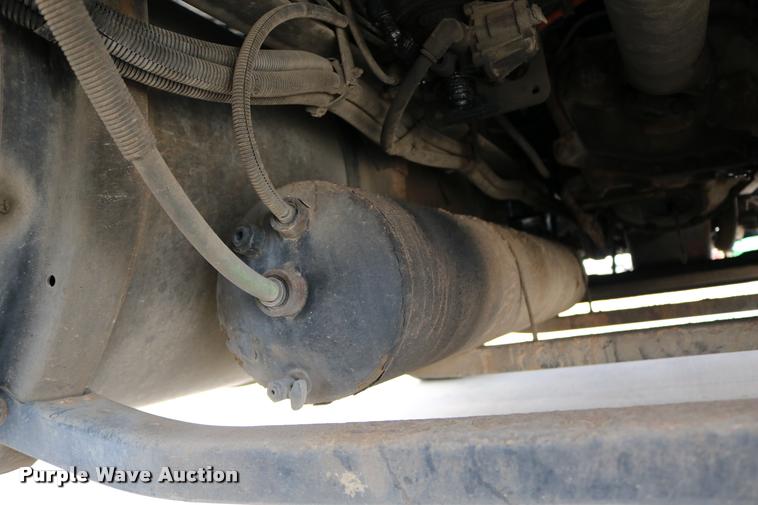 image for item DD0237 2007 International 9400i semi truck