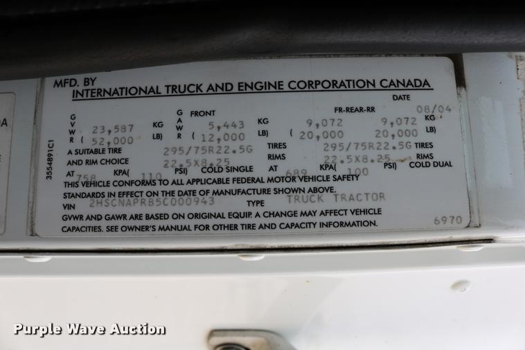 image for item DD0237 2007 International 9400i semi truck
