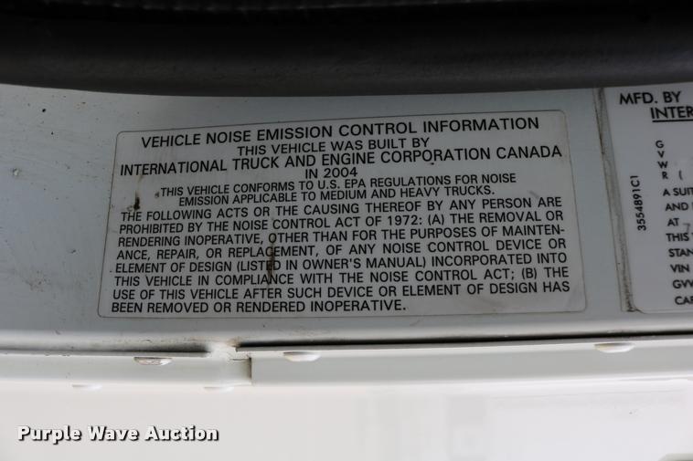 image for item DD0237 2007 International 9400i semi truck