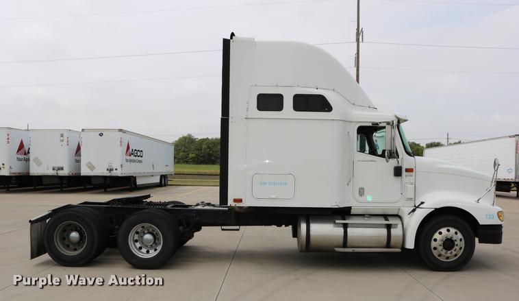 image for item DD0238 2007 International 9400i semi truck