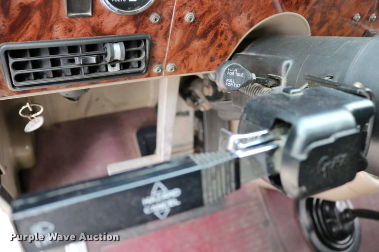 image for item DD0238 2007 International 9400i semi truck