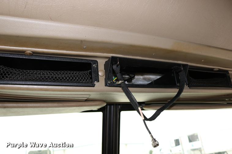 image for item DD0238 2007 International 9400i semi truck