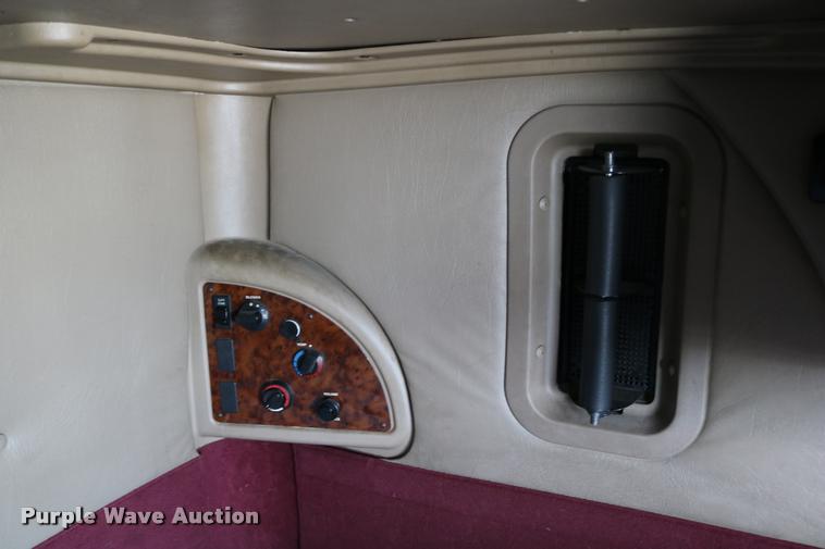 image for item DD0238 2007 International 9400i semi truck