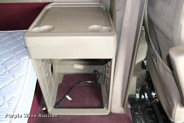 image for item DD0238 2007 International 9400i semi truck