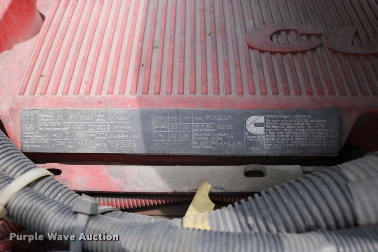 image for item DD0238 2007 International 9400i semi truck