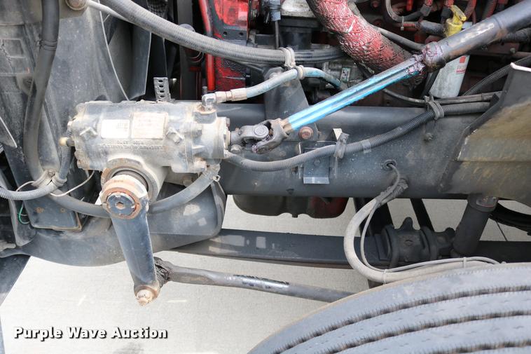 image for item DD0238 2007 International 9400i semi truck