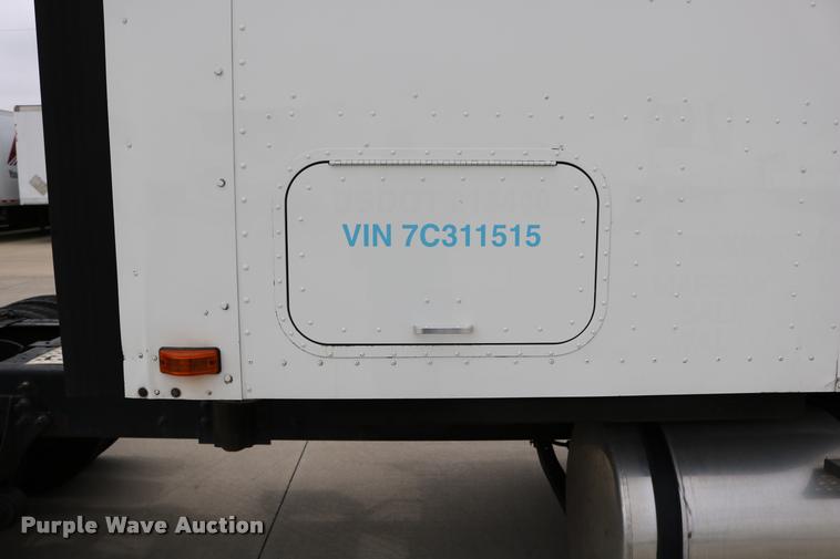 image for item DD0238 2007 International 9400i semi truck