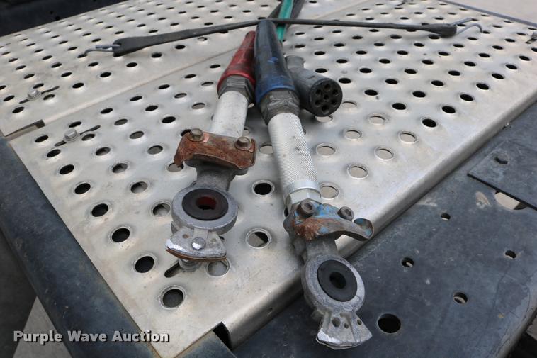 image for item DD0238 2007 International 9400i semi truck