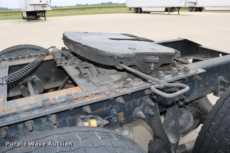 image for item DD0238 2007 International 9400i semi truck