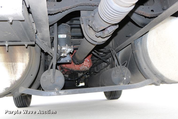 image for item DD0238 2007 International 9400i semi truck