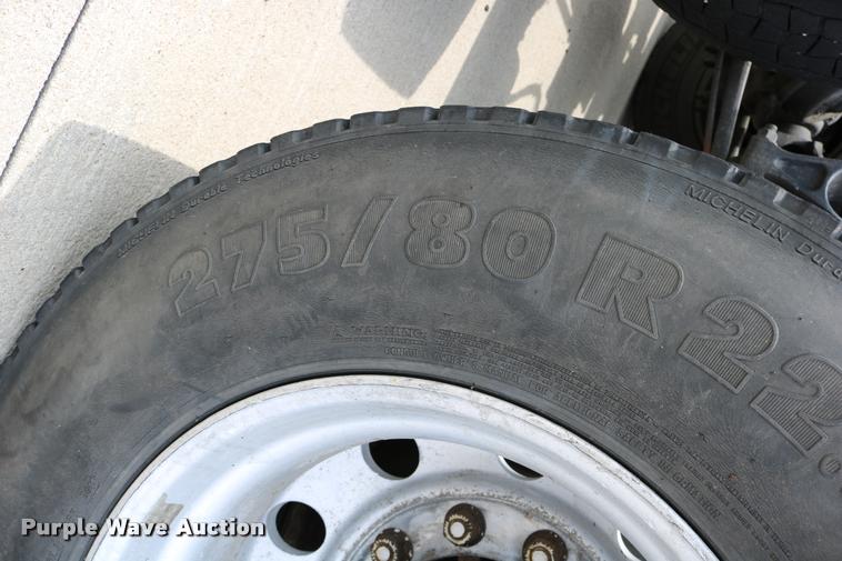 image for item DD0238 2007 International 9400i semi truck