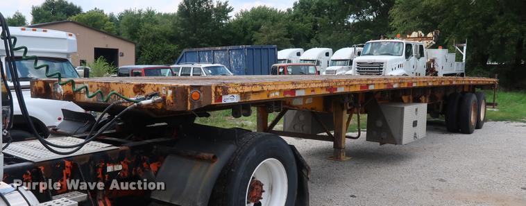image for item DD1690 2006 Great Dane flatbed trailer