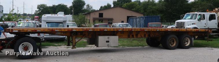 image for item DD1690 2006 Great Dane flatbed trailer