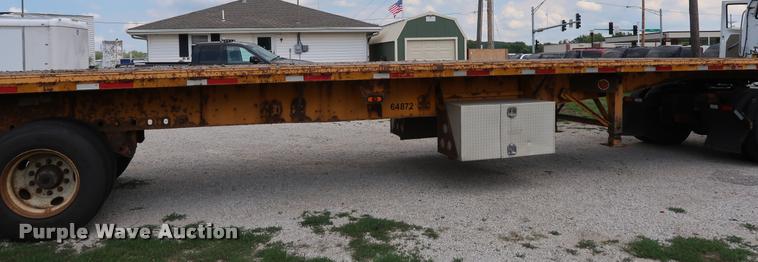 image for item DD1690 2006 Great Dane flatbed trailer