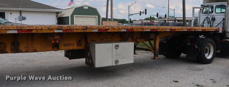 image for item DD1690 2006 Great Dane flatbed trailer