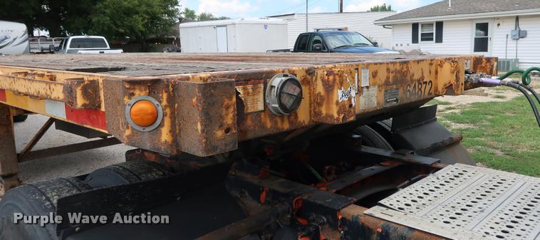 image for item DD1690 2006 Great Dane flatbed trailer