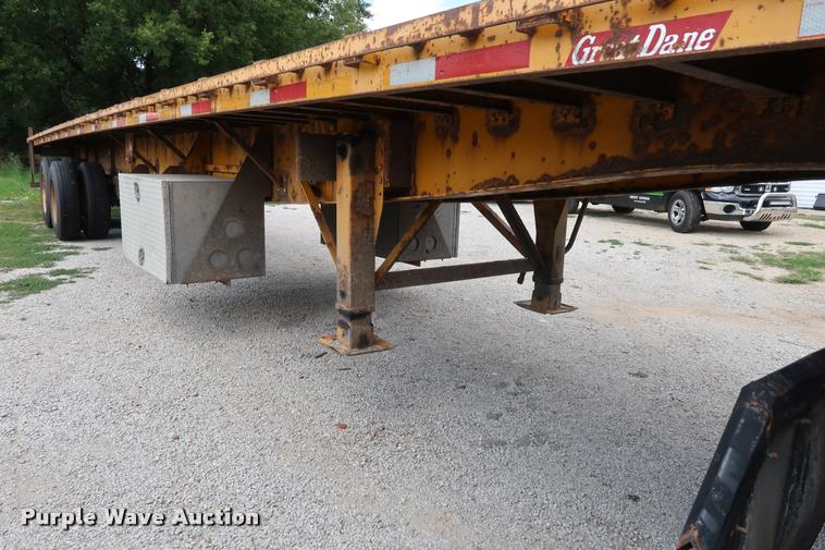 image for item DD1690 2006 Great Dane flatbed trailer