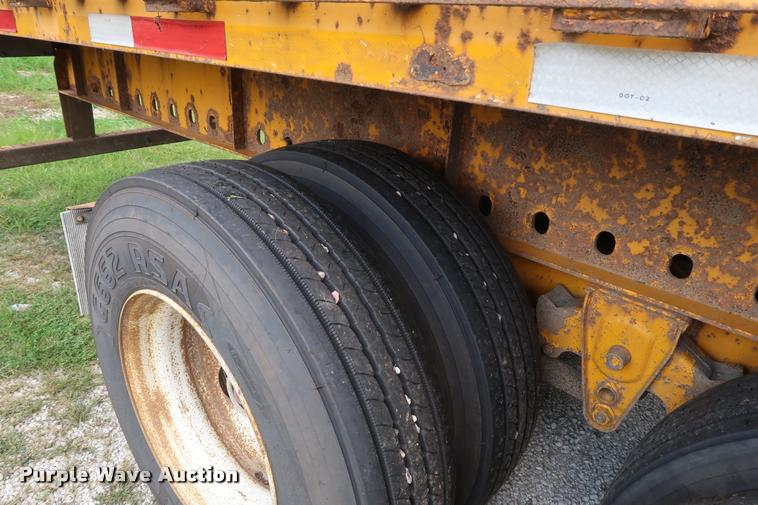 image for item DD1690 2006 Great Dane flatbed trailer