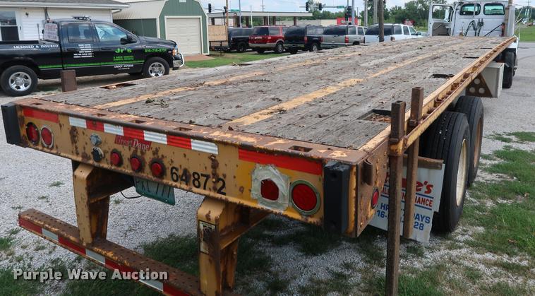 image for item DD1690 2006 Great Dane flatbed trailer