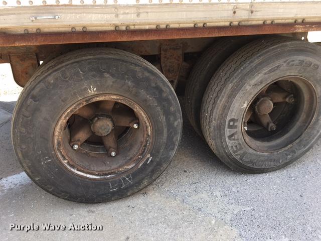 image for item G1408 1988 Stoughton dry van trailer