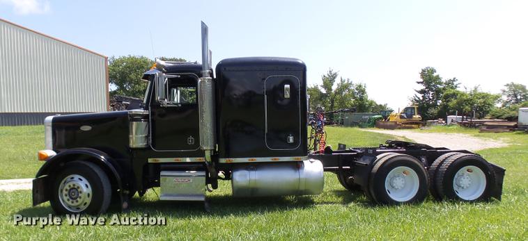 image for item K1837 1994 Peterbilt 379 semi truck