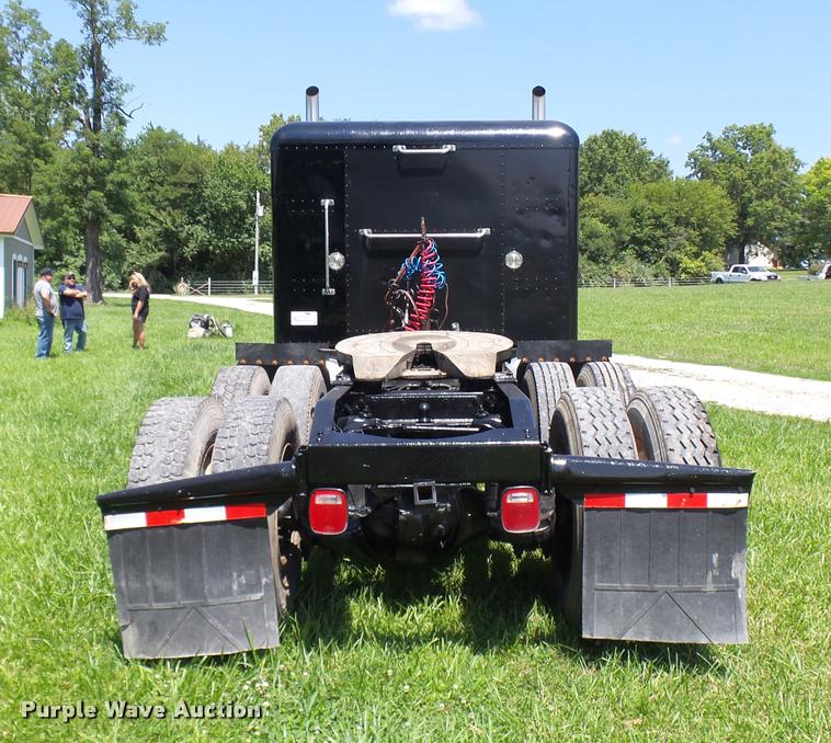 image for item K1837 1994 Peterbilt 379 semi truck