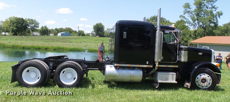 image for item K1837 1994 Peterbilt 379 semi truck