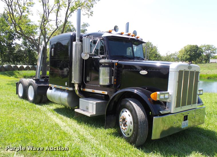 image for item K1837 1994 Peterbilt 379 semi truck
