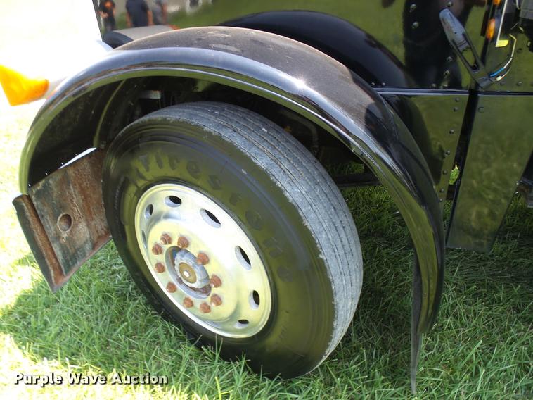 image for item K1837 1994 Peterbilt 379 semi truck